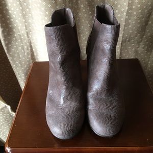 A2 by AEROSOLES  BOOTIE STYLE. PREOWNED,